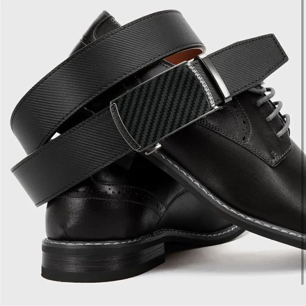 Sleek men’s leather belt